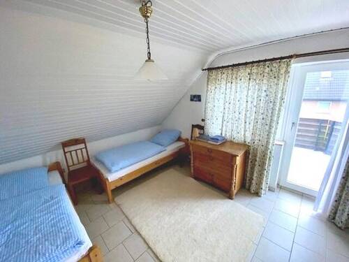 Tolles Kinderzimmer mit Zugang zum Balkon - 