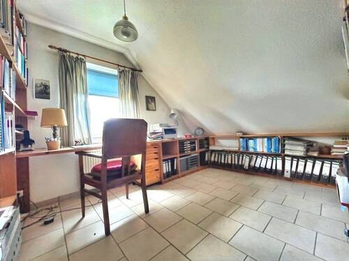 Auch ein Arbeitszimmer findet noch Platz - 
