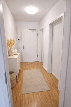 Flur - 6 Zimmer Etagenwohnung in Isernhagen / Altwarmbüchen