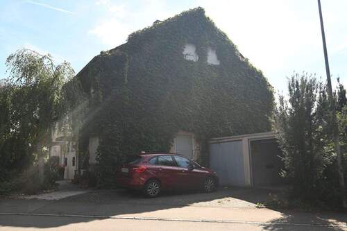 Seitenansicht - 6 Zimmer Doppelhaushälfte zum Kaufen in Wendlingen am Neckar