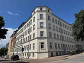 Außenansicht - Moderne 3-Zimmer-Wohnung mit Balkon und Einbauküche
