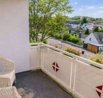 Familien & Paare Wohlfühlwohnung mit Weitblick: 3 Zimmer, Balkon & Ausbaupotenzial - Bremen Lehesterdeich