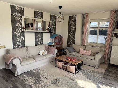 Wohn- und Esszimmer (2).JPG - 