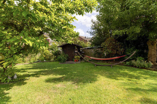 Holzhaus im Garten - 