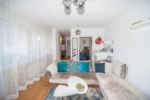 Wohnzimmer - Etagenwohnung mit 84,70 m² in München zur Miete