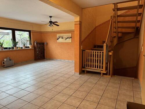 Wohn- und Esszimmer (2).JPG - 