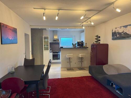 Wohnraum mit Blick zur Küche - 