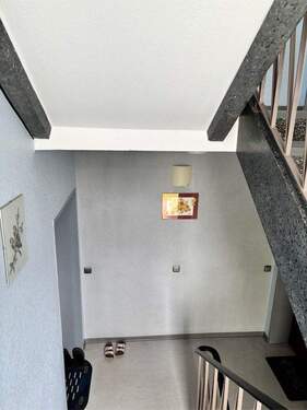 Treppenhaus - Etagenwohnung mit 70,00 m&sup2; in Hameln zum Kaufen