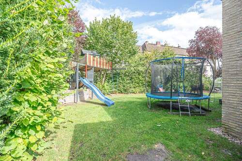 Der Garten ist auch Kinderspielplatz - 