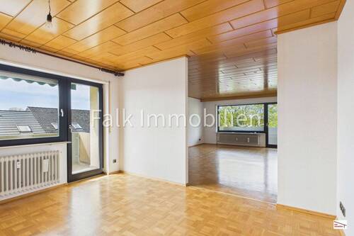 offener Wohn-/Essbereich jeweils mit Balkonzugängen - 4 Zimmer Etagenwohnung zum Kaufen in Ladenburg