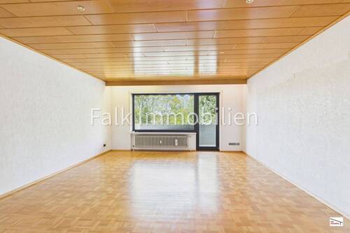 Wohnzimmer mit Zugang Balkon - 