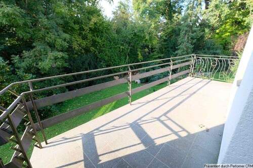 Balkon nach Westen mit grünem Ausblick EG - 