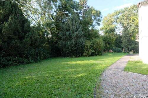 Blick Nordost, Grundstück mit Garten und Wald - Mehrfamilienhaus, Wohnhaus mit 183,00 m² in Freiberg zum Kaufen