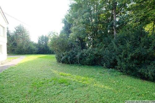 Blick Südwest, Grundstück mit Garten und Wald - 