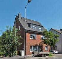 PHI AACHEN - Gepflegtes Dreifamilienhaus mit Garagen in bekannter Lage von Herzogenrath-Kohlscheid!