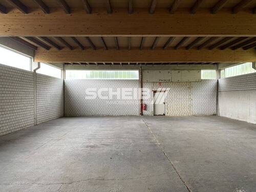 Neonröhrenbeleuchtung - Halle in Künzelsau