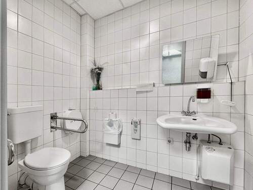 Gewerbeeinheit 1 - Mehrfamilienhaus, Wohnhaus in Oschersleben zum Kaufen