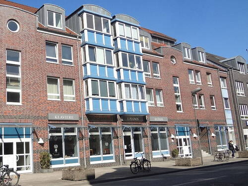 Straßenseite - 3 Zimmer Etagenwohnung zum Kaufen in Ahrensburg