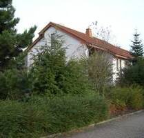 In angenehmer Wohngegend vermieten wir diese 2-Zimmer-Erdgeschosswohnung mit großer Terrasse und Einbauküche - Bünde Spradow