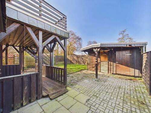 CAM04911G0-PR0054-STILL010 - 