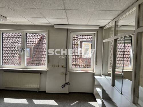 lichtdurchflutete Räume - Büro in Crailsheim
