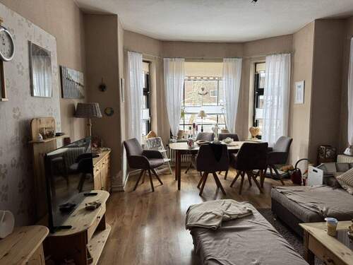 Wohn- und Esszimmer - 6 Zimmer Einfamilienhaus zum Kaufen in Burg (Dithmarschen)