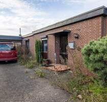 *** ebenerdiger BUNGALOW mit VIEL GARTEN, GARAGE - ebenerdige DUSCHE und GÄSTE WC *** - Delmenhorst Hasport/Annenheide