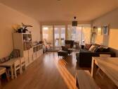 Wohnbereich - Moderne 3-Zimmer-Wohnung mit Wintergarten und Tiefgaragenstellplatz nähe Ludwigsplatz - frei ab 01.08.2026
