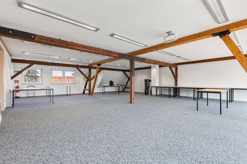 2. OG - Großer Raum / Eventküche / Umwandlungspotenzial - 