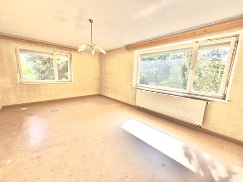 1. Obergeschoss: geräumiges Wohnzimmer - 