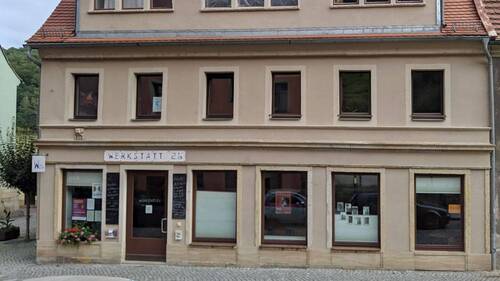 Detailansicht Fassadenfront - 1 Zimmer Mehrfamilienhaus, Wohnhaus zum Kaufen in Königstein