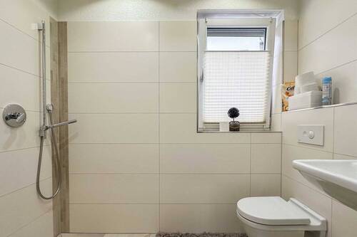 Badezimmer EG - 6 Zimmer Einfamilienhaus in Olpe