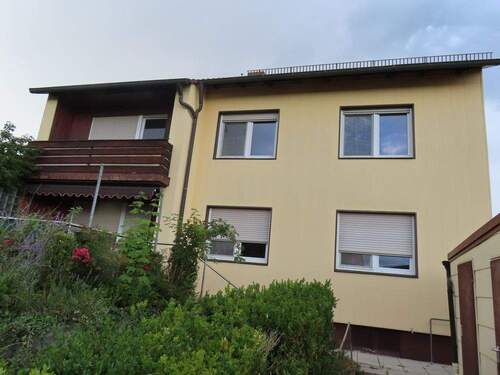 Südseite - 7 Zimmer Mehrfamilienhaus, Wohnhaus zum Kaufen in Langquaid / Niederleierndorf