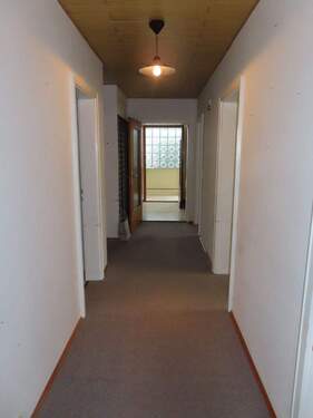 Diele-EG - 7 Zimmer Mehrfamilienhaus, Wohnhaus in Langquaid / Niederleierndorf