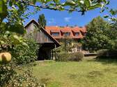 Blick vom Garten - 1 Zimmer Mehrfamilienhaus, Wohnhaus in Dipperz