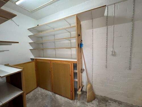 2372, Vorratsraum - 