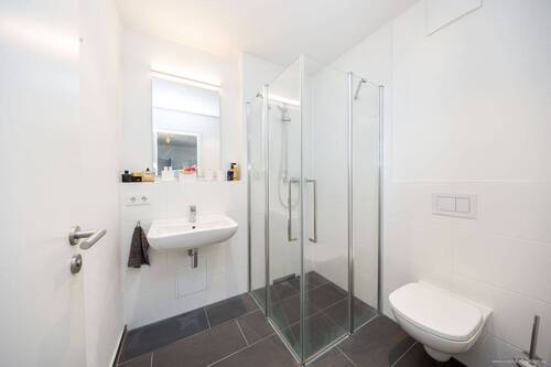 Modernes Badezimmer - 