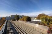 Sonnige Gemeinschaftsdachterrasse - 