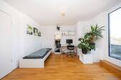 Lichtdurchfluteter Wohn-/ Schlafbereich - 1 Zimmer Etagenwohnung in München