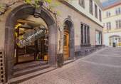 Bild 1 - Wohnen oder Gewerbe - 2-Zimmer-Wohnung mit Terrasse im denkmalgeschützten Stadthaus