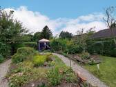 Blick von der Terrasse in den Garten - 4 Zimmer Doppelhaushälfte in Emkendorf