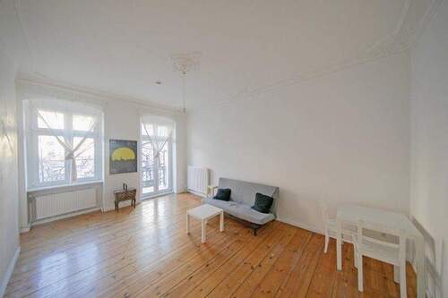 wohnraum mit stuck - 2 Zimmer Etagenwohnung zum Kaufen in Berlin