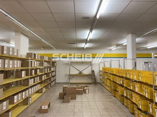 mit Beleuchtungskörpern - Halle in Ilshofen