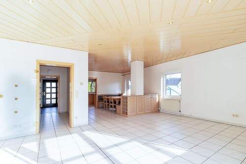 Blick zum Essplatz - 5 Zimmer Doppelhaushälfte in Hummeltal