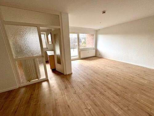 Wohnzimmer - 2 Zimmer Etagenwohnung in Delmenhorst