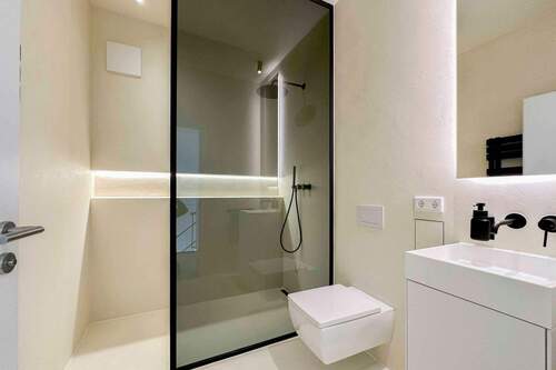 Kleines Badezimmer im 1. OG - 