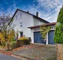 Charmantes Zweifamilienhaus mit großem Grundstück und langjährigen Mietern in ruhiger Lage - Parkstein