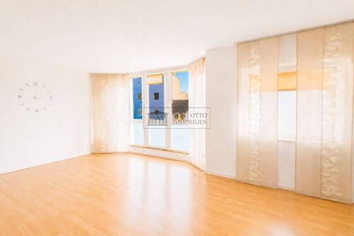 Helles Wohn-und Esszimmer - Helles Wohnglück mit Balkon & Stellplatz