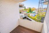 Kleiner Balkon mit Panorama Ausblick - Etagenwohnung mit 89,60 m&sup2; in Frechen zum Kaufen