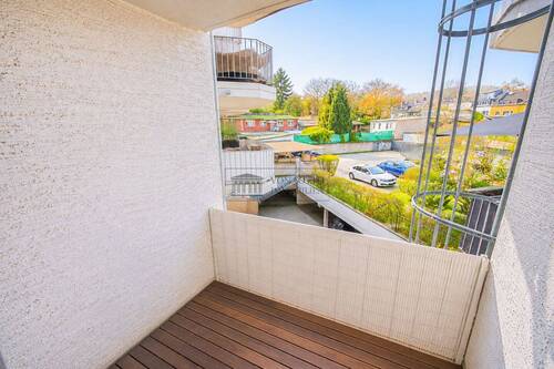 Kleiner Balkon mit Panorama Ausblick - Etagenwohnung mit 89,60 m&sup2; in Frechen zum Kaufen